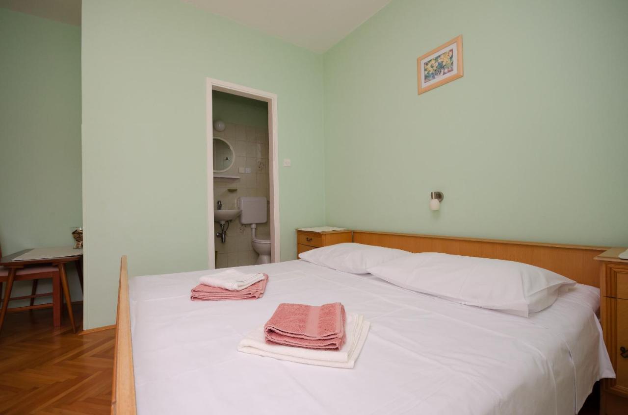 Rooms Mihaela Rab Town Extérieur photo